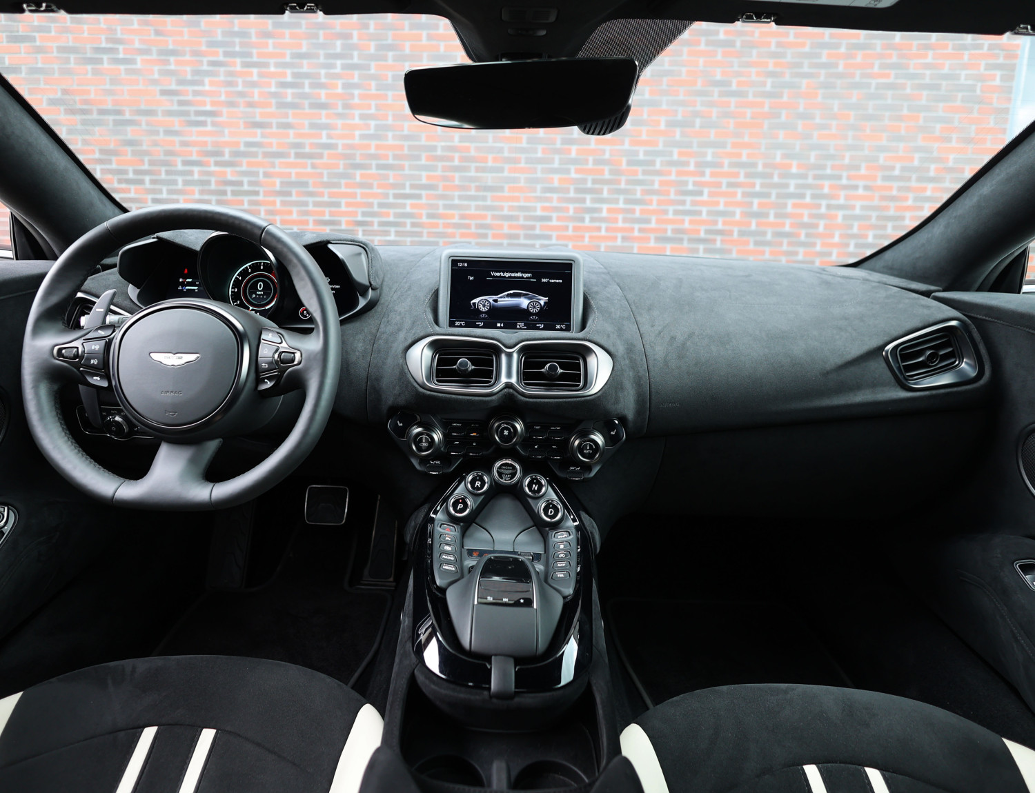 Aston Martin Vantage 4.0 V8