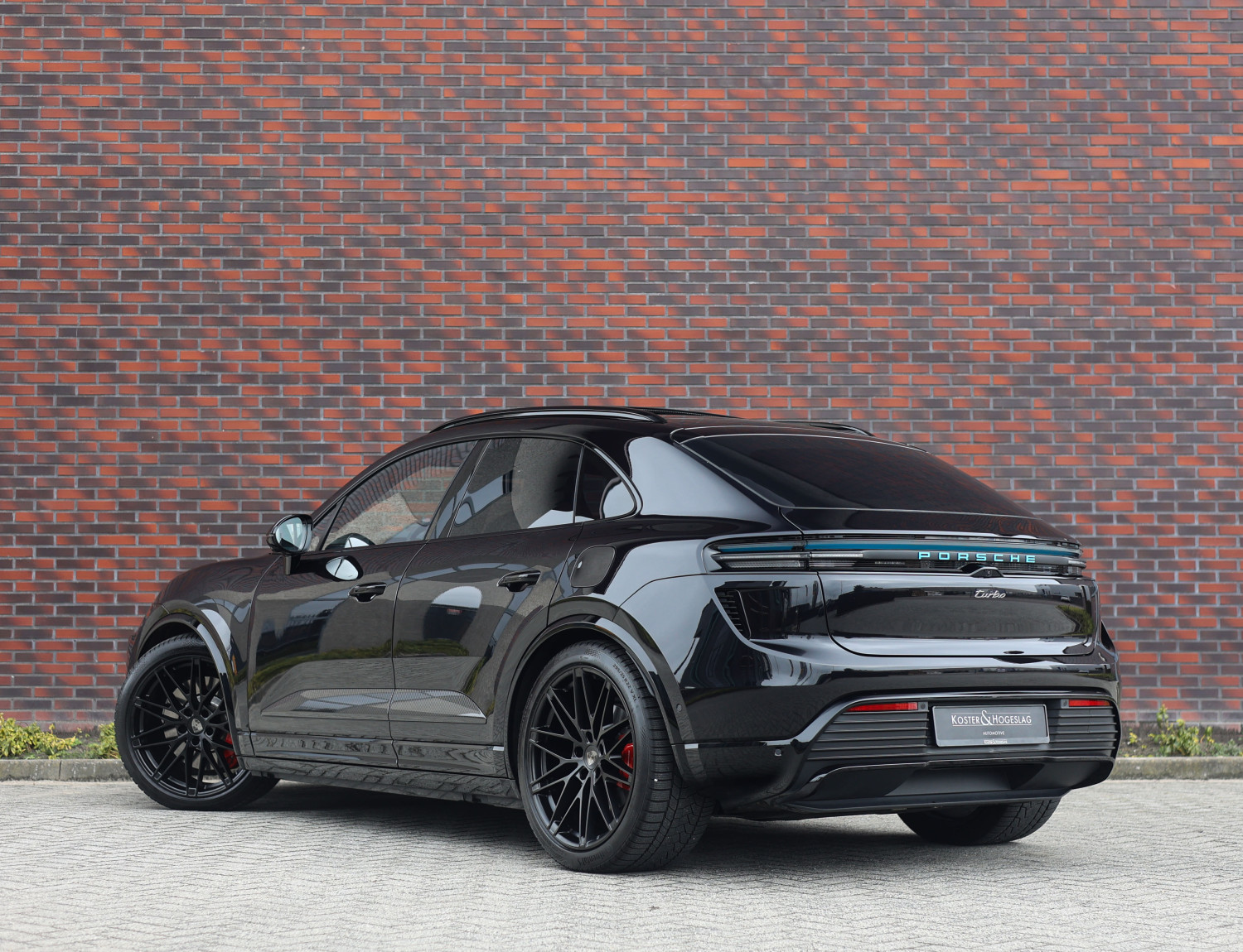 Porsche Macan Turbo 100 kWh