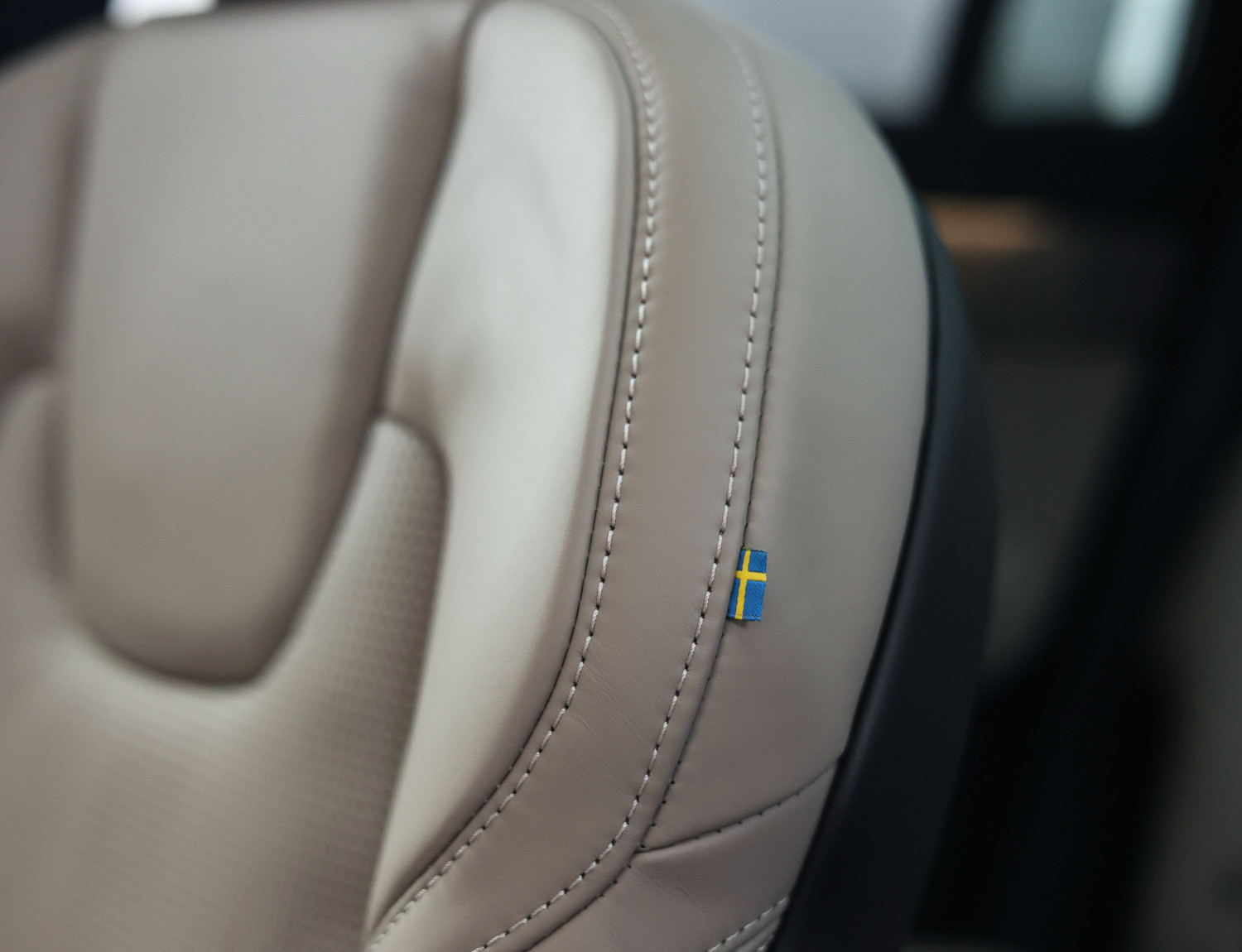 Volvo XC90 T8 AWD Ultra Dark