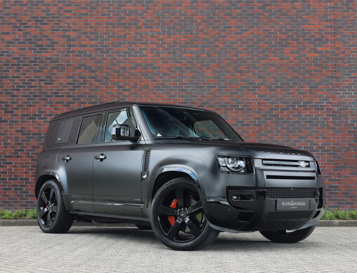 Land Rover Defender P400e X