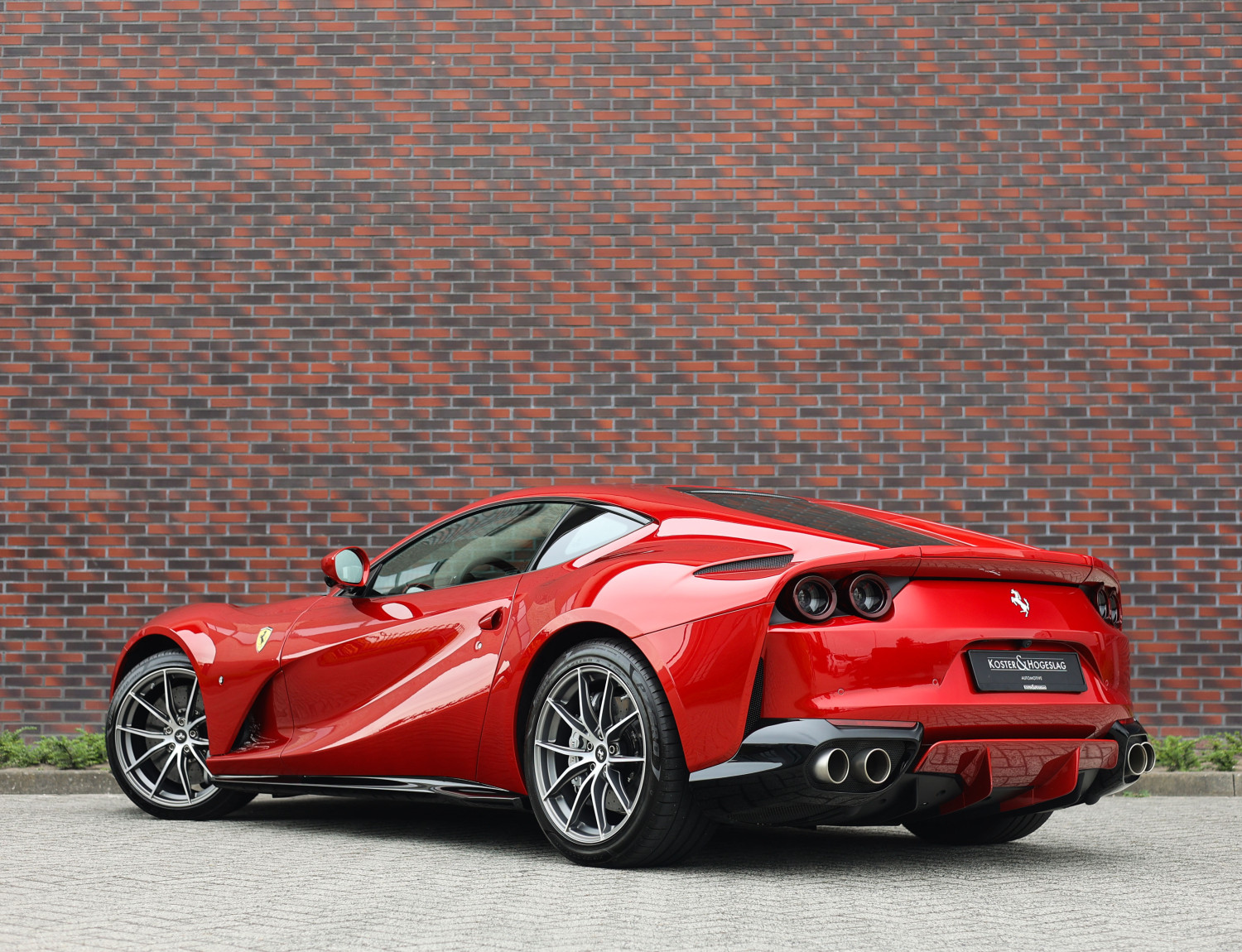 Ferrari 812 6.5 V12 Superfast HELE