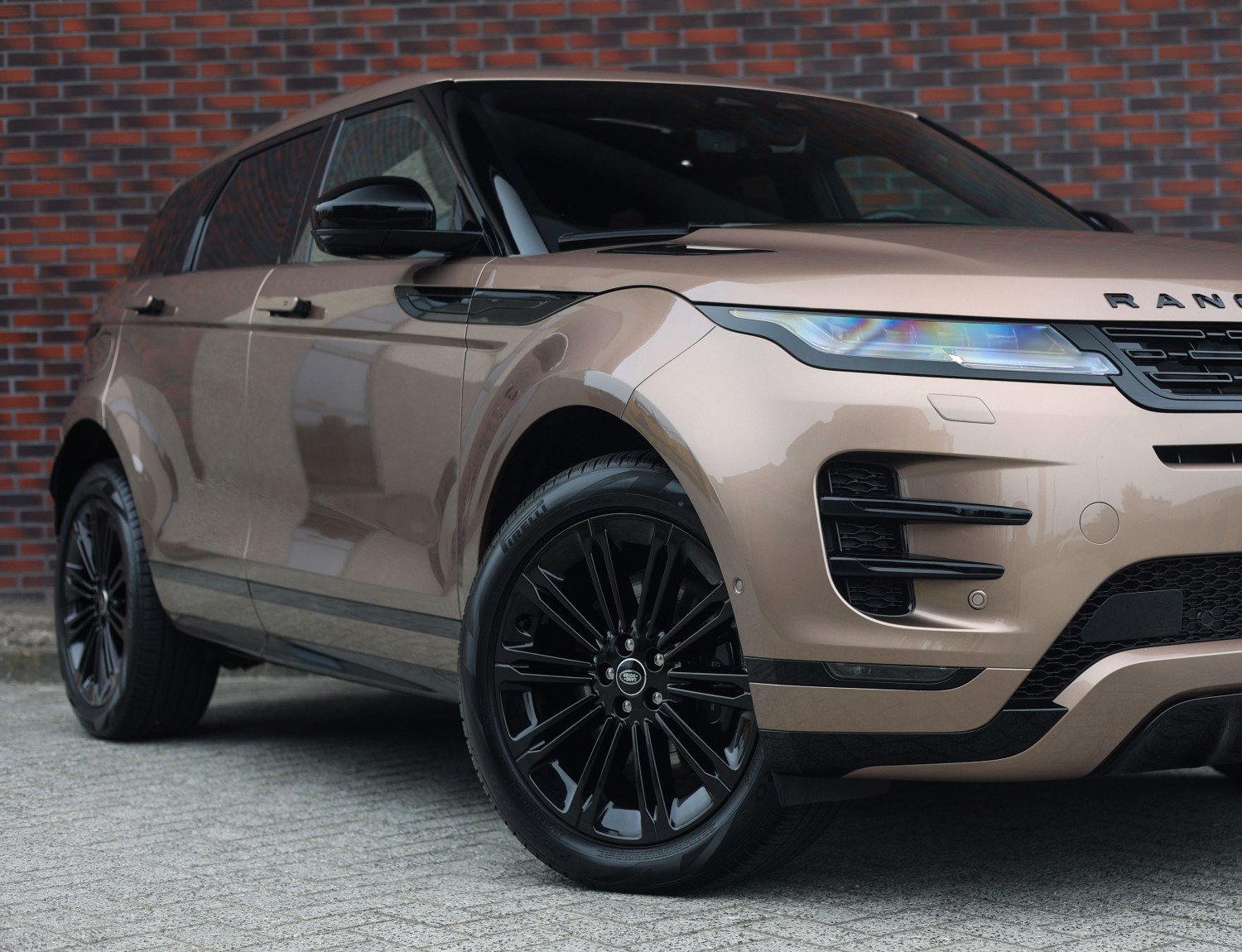 Land Rover Range Rover Evoque P270e Autobiography