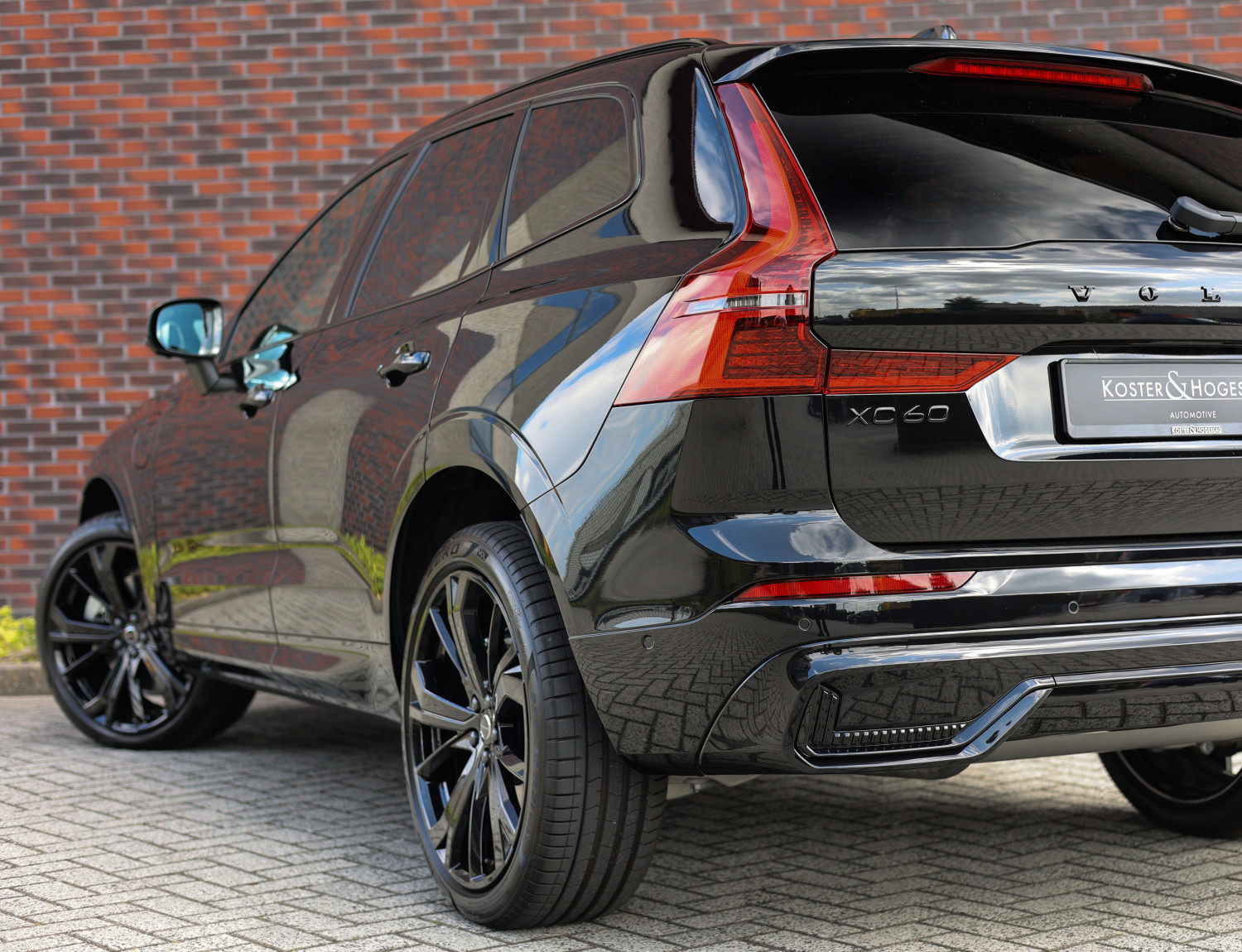 Volvo XC60 T6 AWD Ultra Black Edition