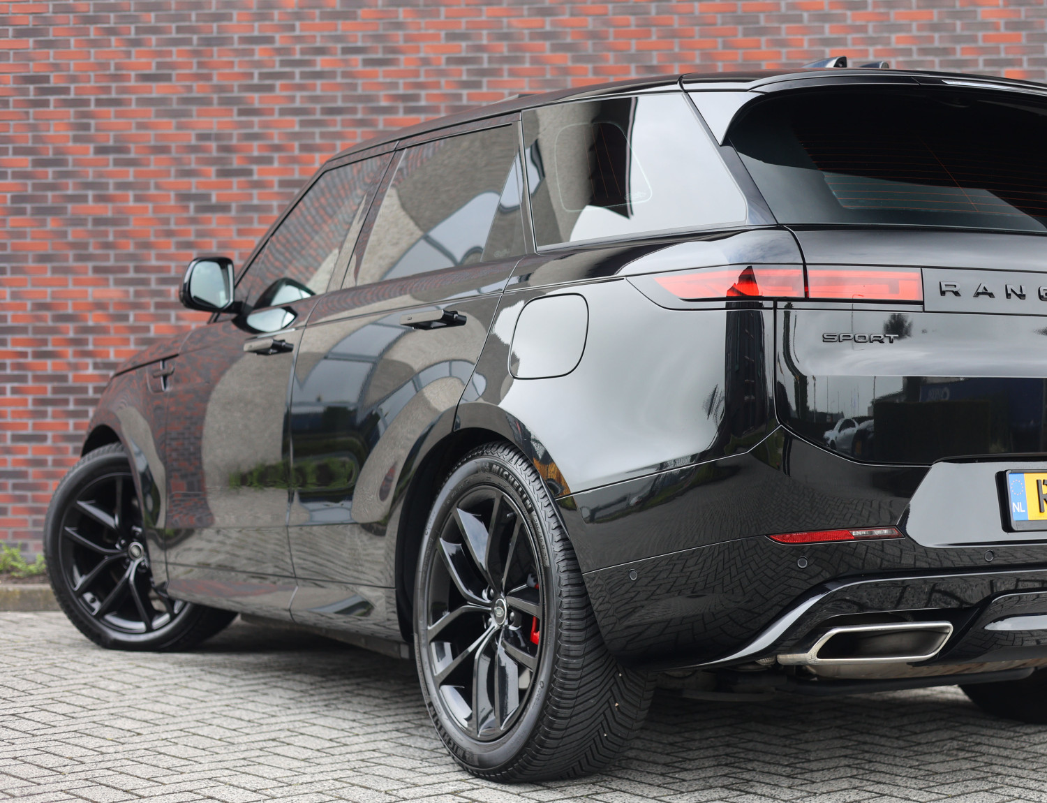 Land Rover Range Rover Sport P440e Dynamic SE