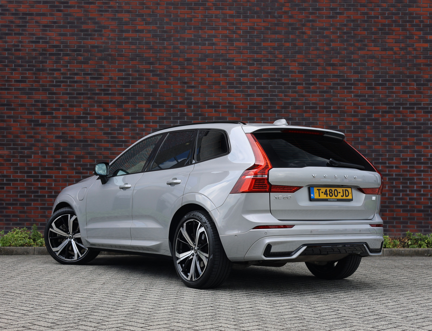 Volvo XC60 T8 AWD Ultimate Dark Volvo XC60 T8 AWD Ultimate Dark