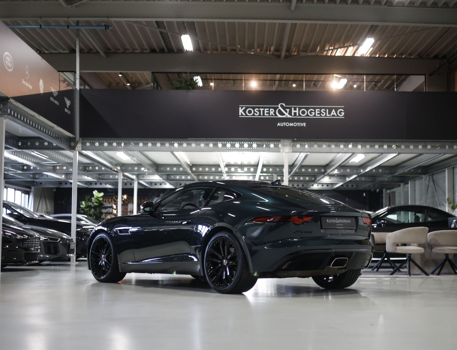 Jaguar F-Type P300 RWD R-Dynamic Jaguar F-Type P300 RWD R-Dynamic