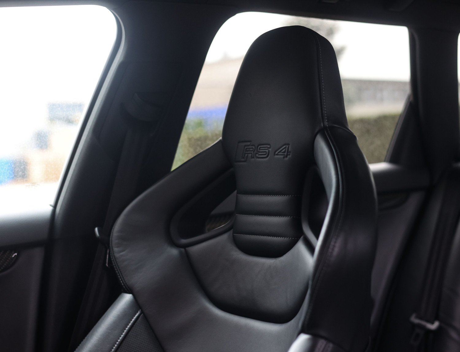 Audi RS4 Avant 4.2 FSI quattro