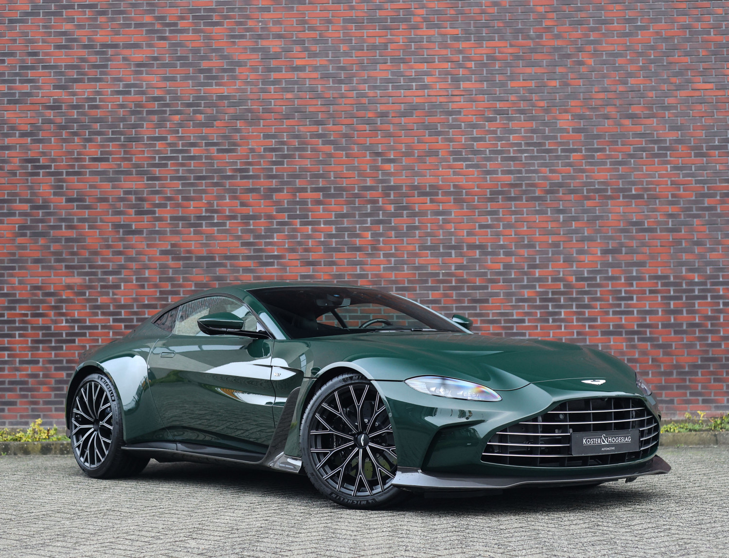 Aston Martin Vantage 5.2 V12