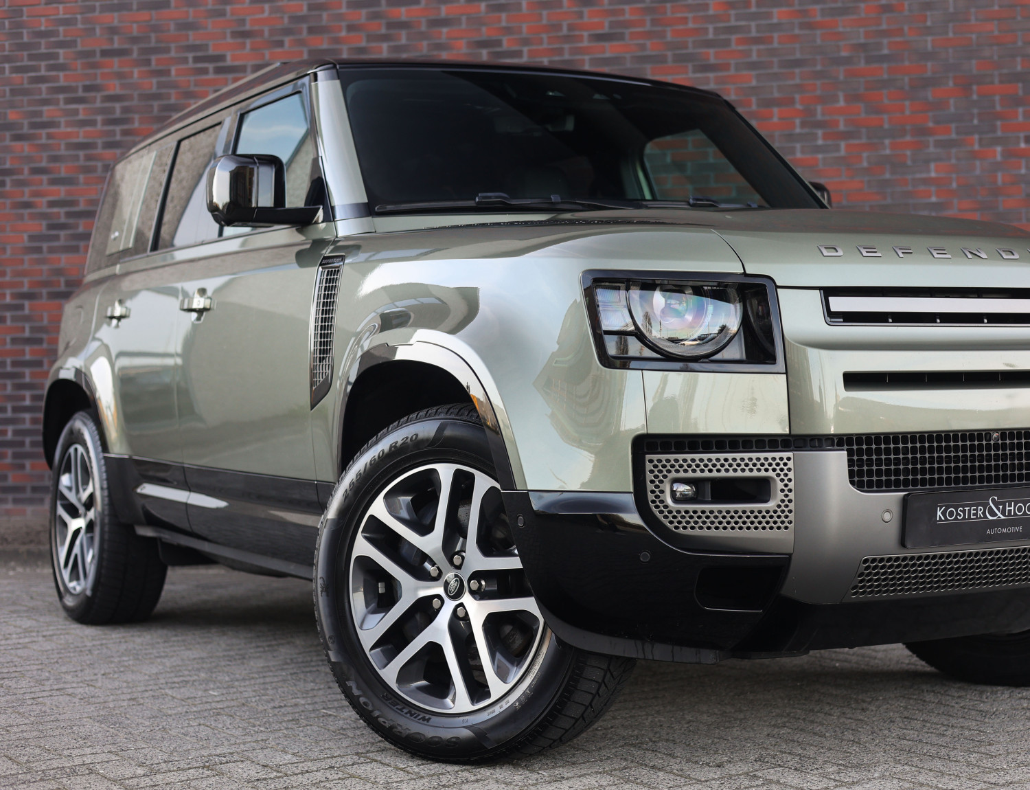 Land Rover Defender P400e X-Dynamic S