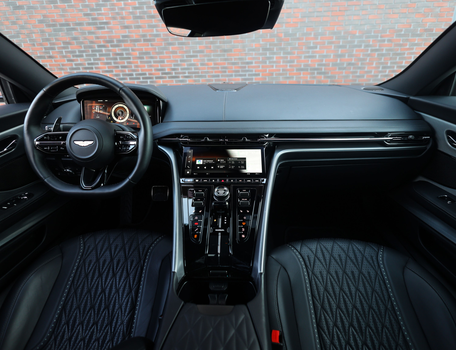 Aston Martin DB12 4.0 V8