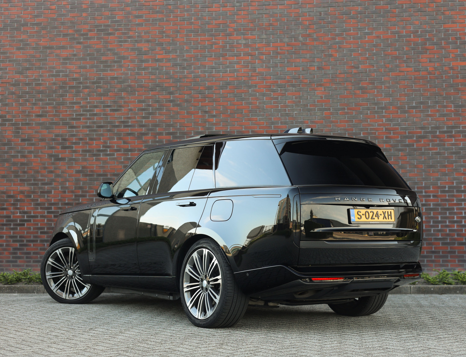 Land Rover Range Rover P510e Autobiography