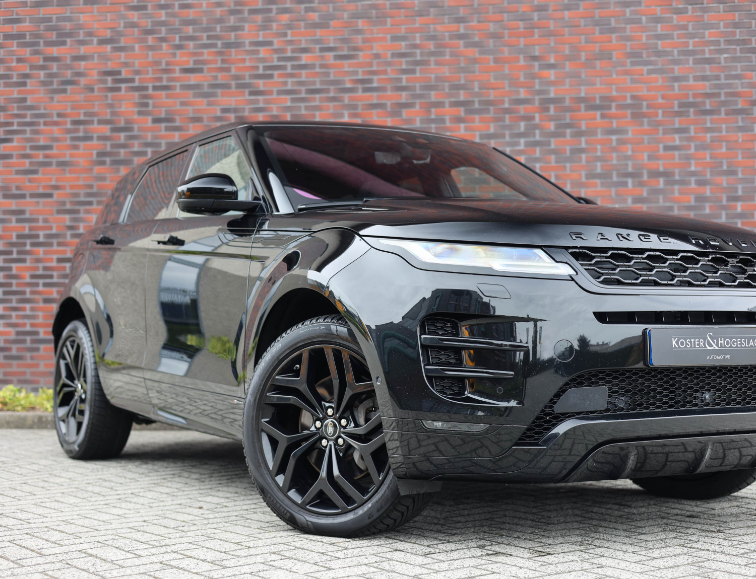 Land Rover Range Rover Evoque P300 AWD R-Dynamic HSE