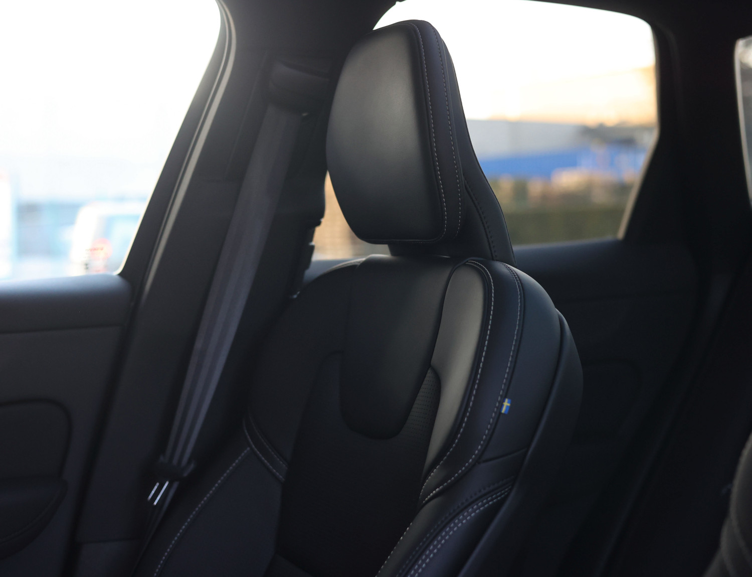 Volvo XC60 T8 AWD Ultra Dark