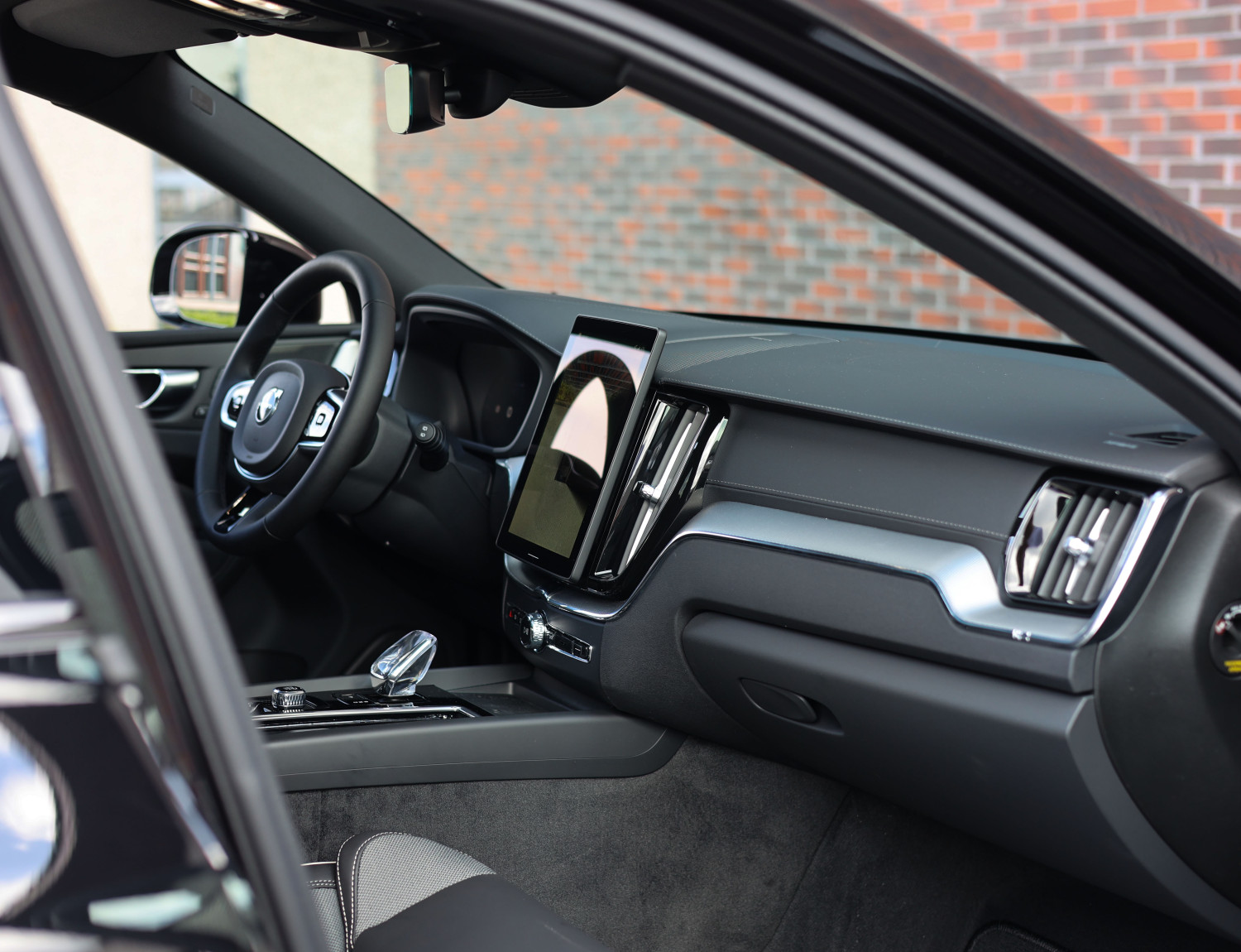 Volvo XC60 T6 AWD Ultra Black Edition