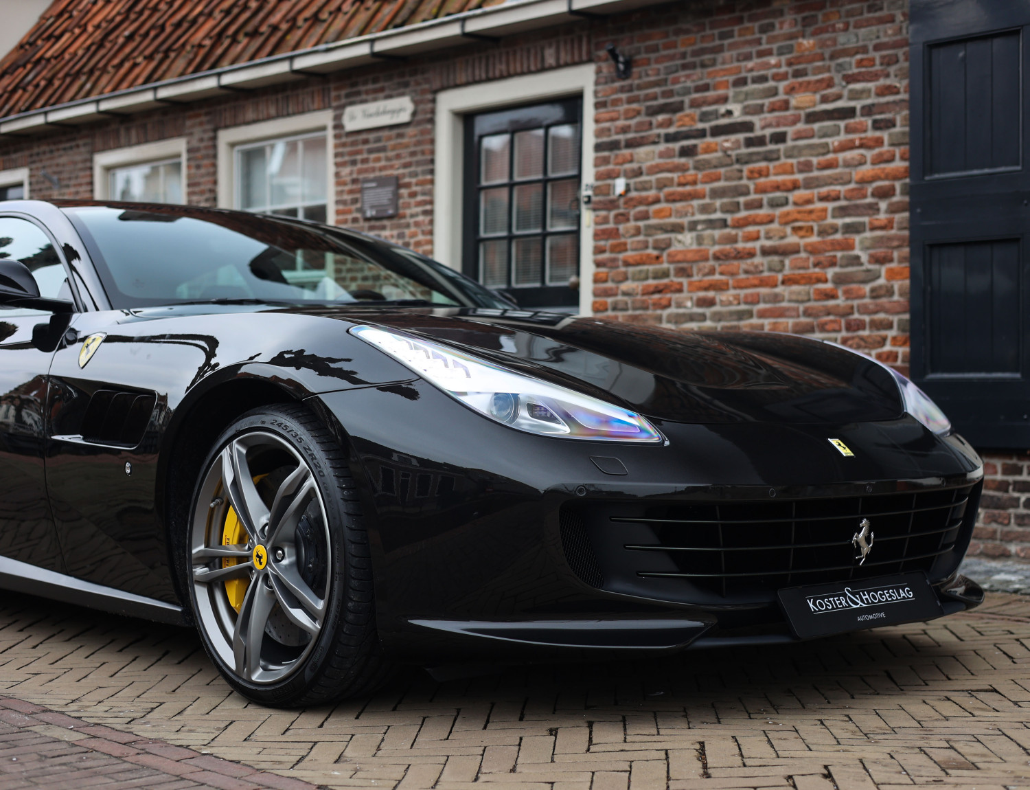 Ferrari GTC4Lusso 6.3 V12