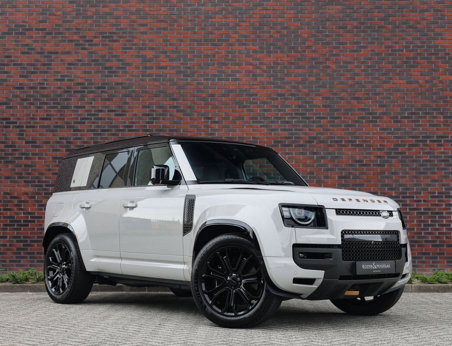 Land Rover Defender P635 OCTA