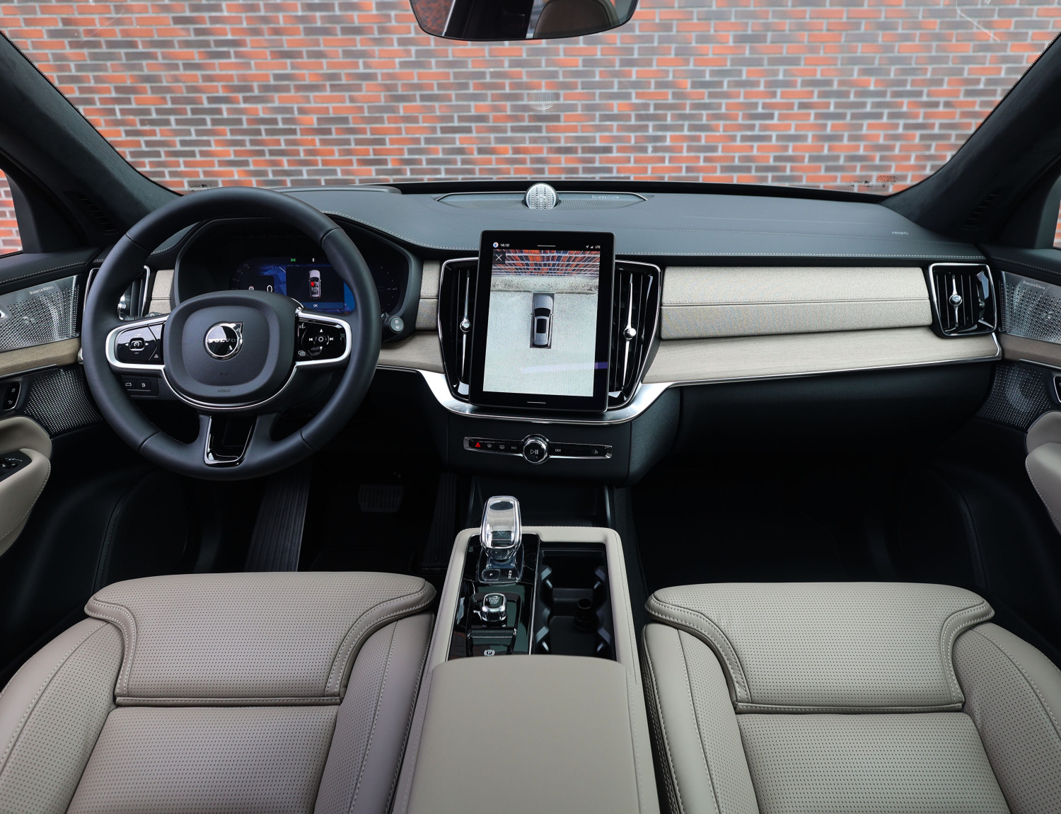 Volvo XC90 T8 AWD Ultra Dark