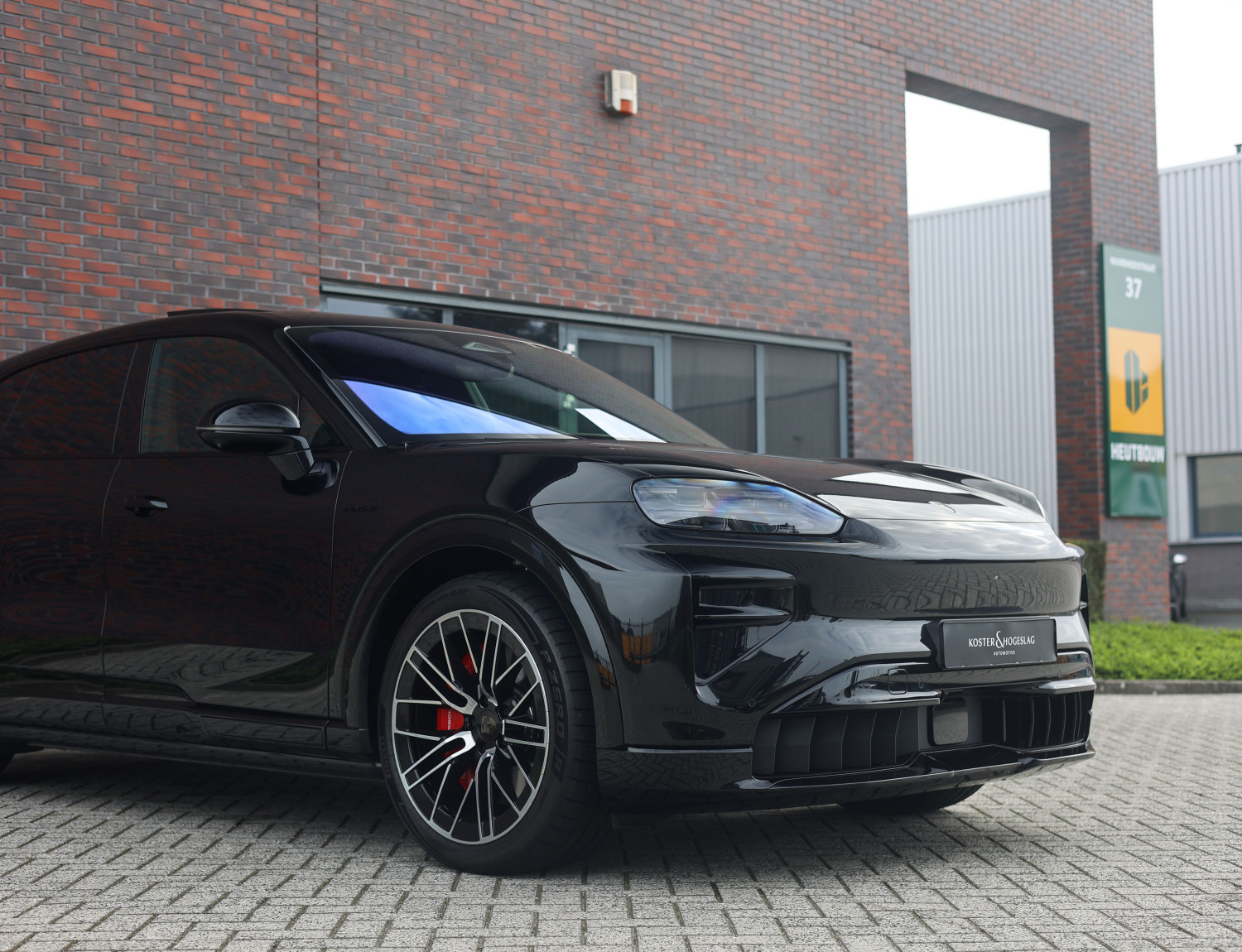 Porsche Cayenne Electric Turbo