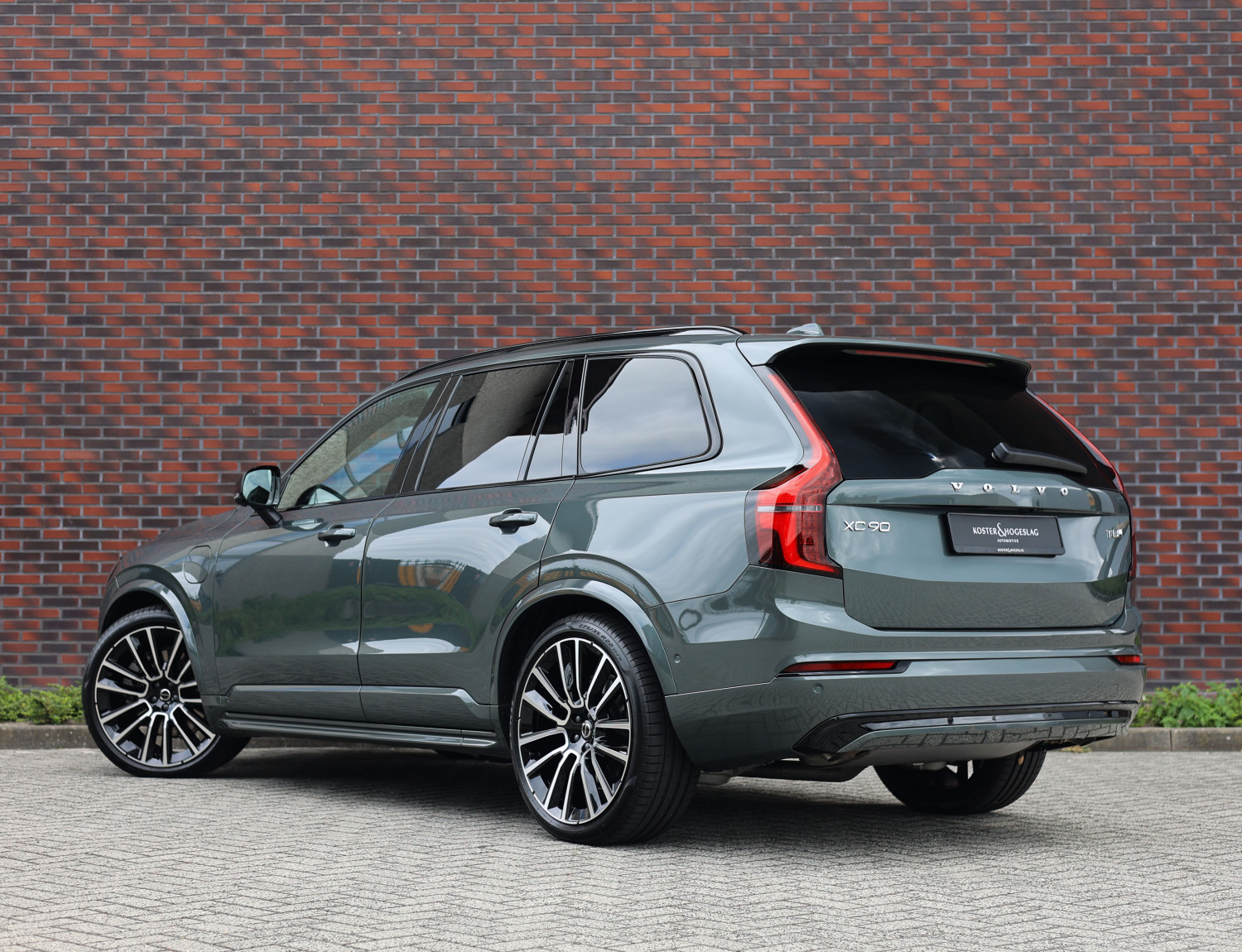 Volvo XC90 T8 AWD Ultra Dark