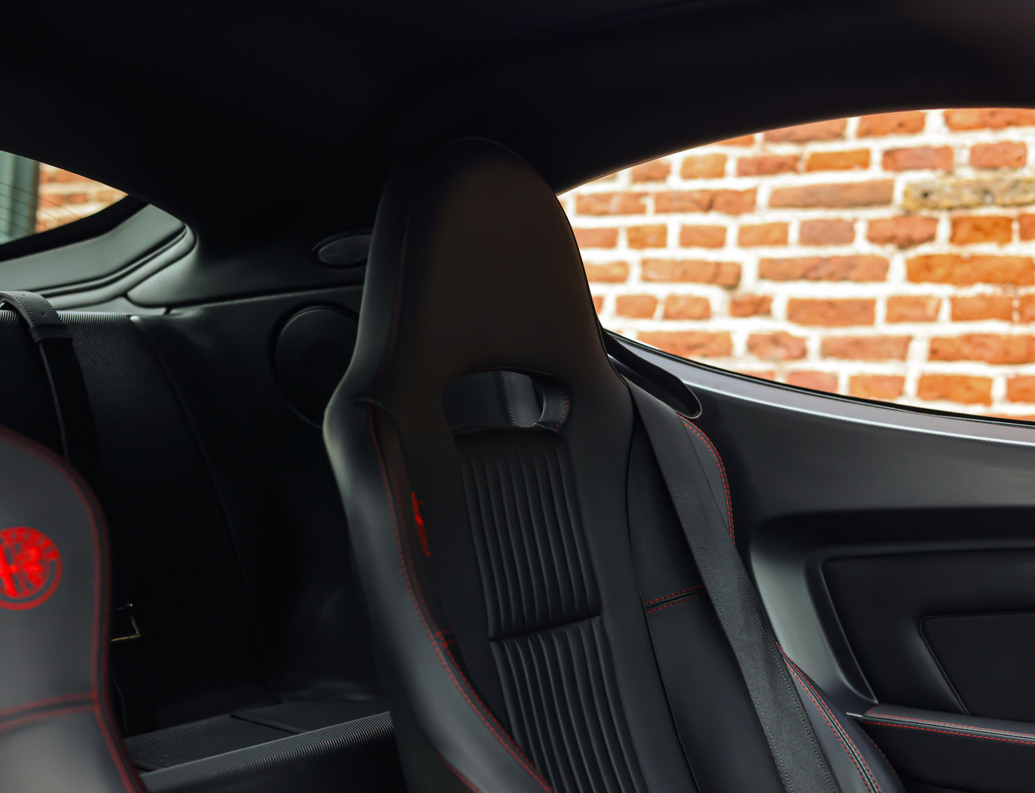 Alfa Romeo 8C Competizione 4.7 V8