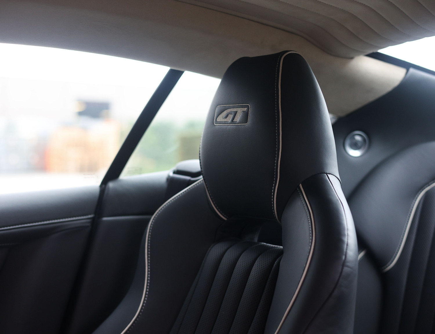 Aston Martin DB9 5.9 V12 GT