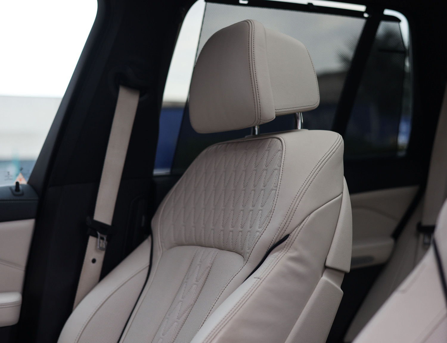 BMW X5 M50i