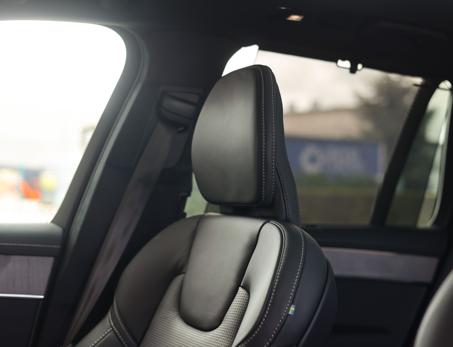 Volvo XC90 T8 AWD Ultra Dark
