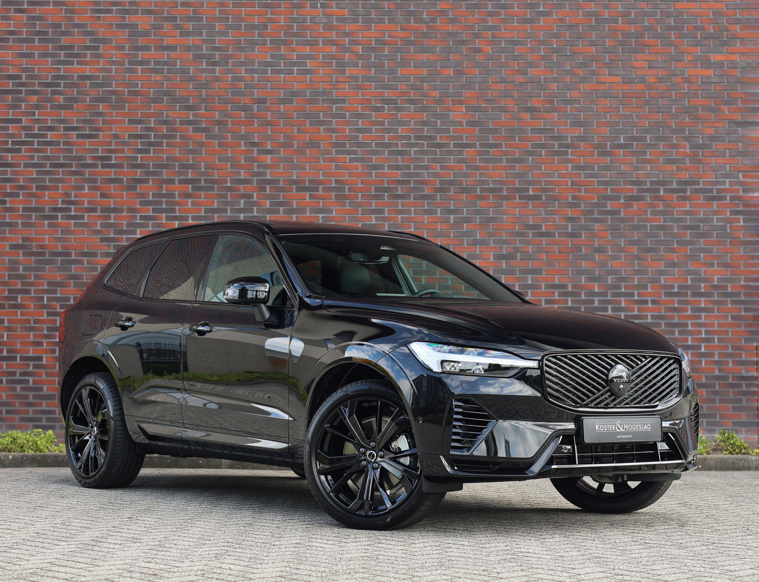 Volvo XC60 T6 AWD Ultra Black Edition