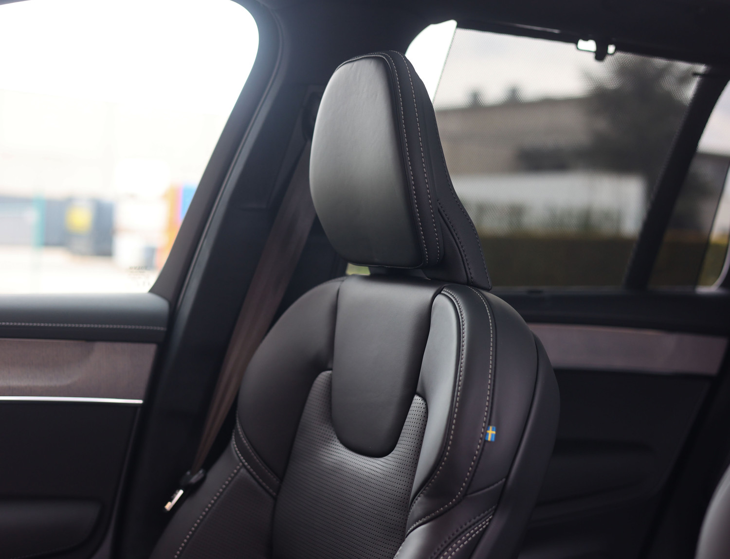 Volvo XC90 T8 AWD Ultra Dark