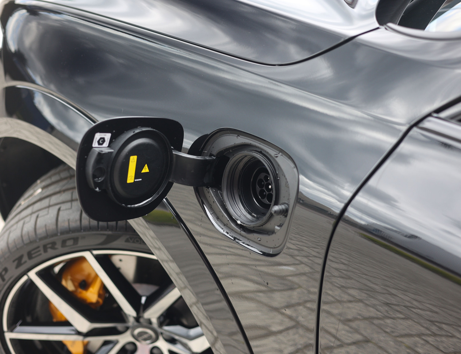 Volvo XC60 T8 AWD Polestar Engineered