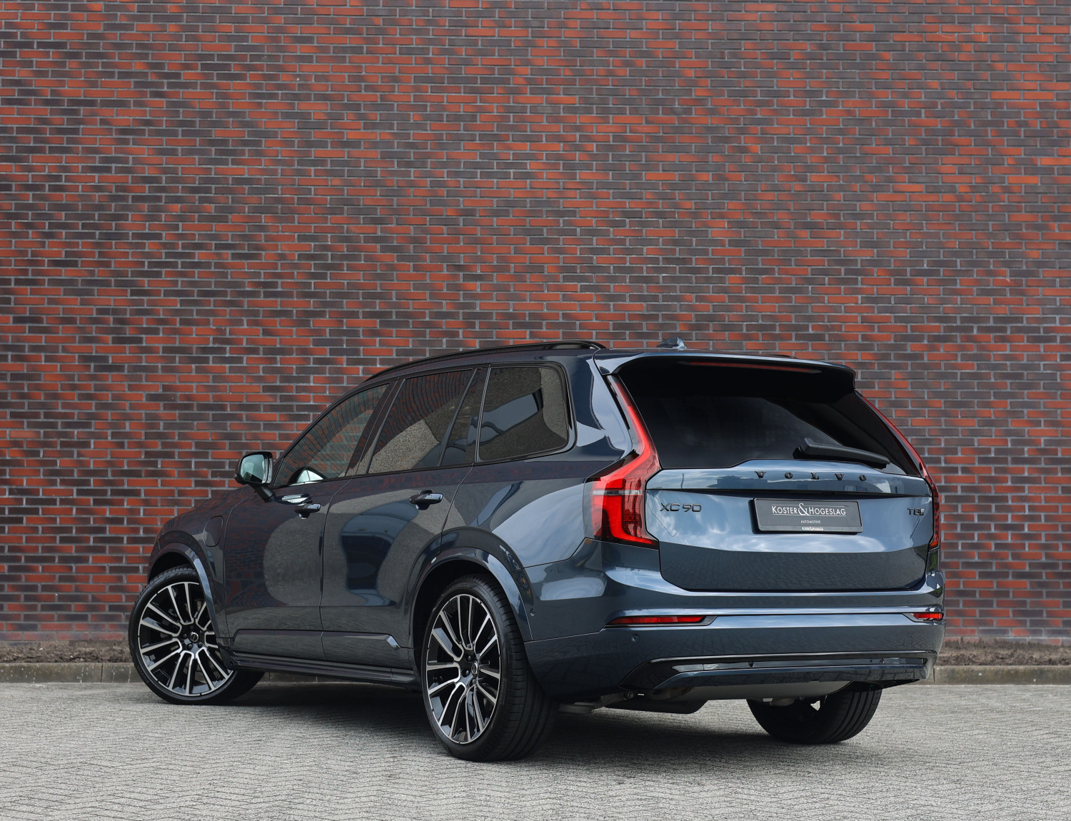 Volvo XC90 T8 AWD Ultra Black Edition