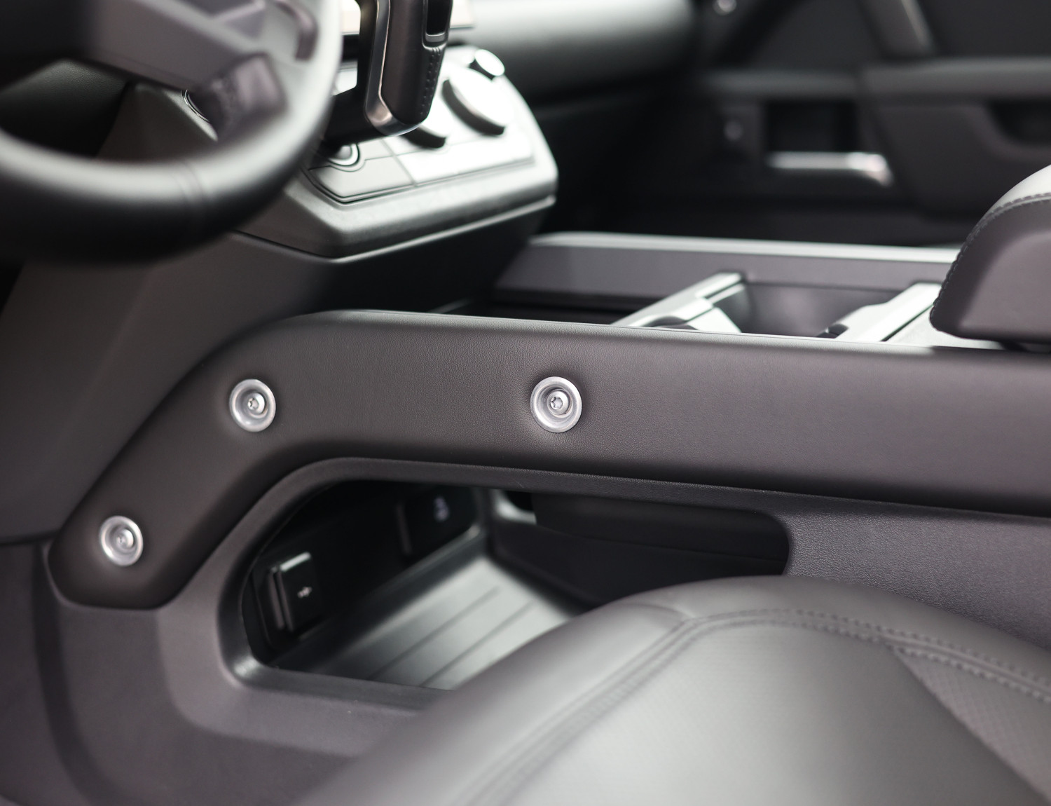 Land Rover Defender P300e X-Dynamic HSE