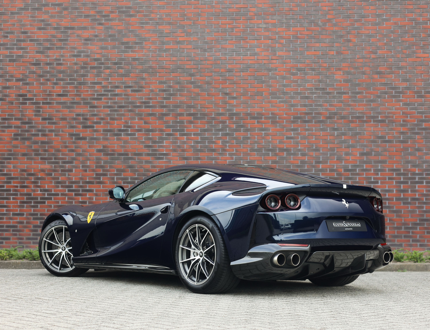 Ferrari 812 6.5 V12 Superfast HELE