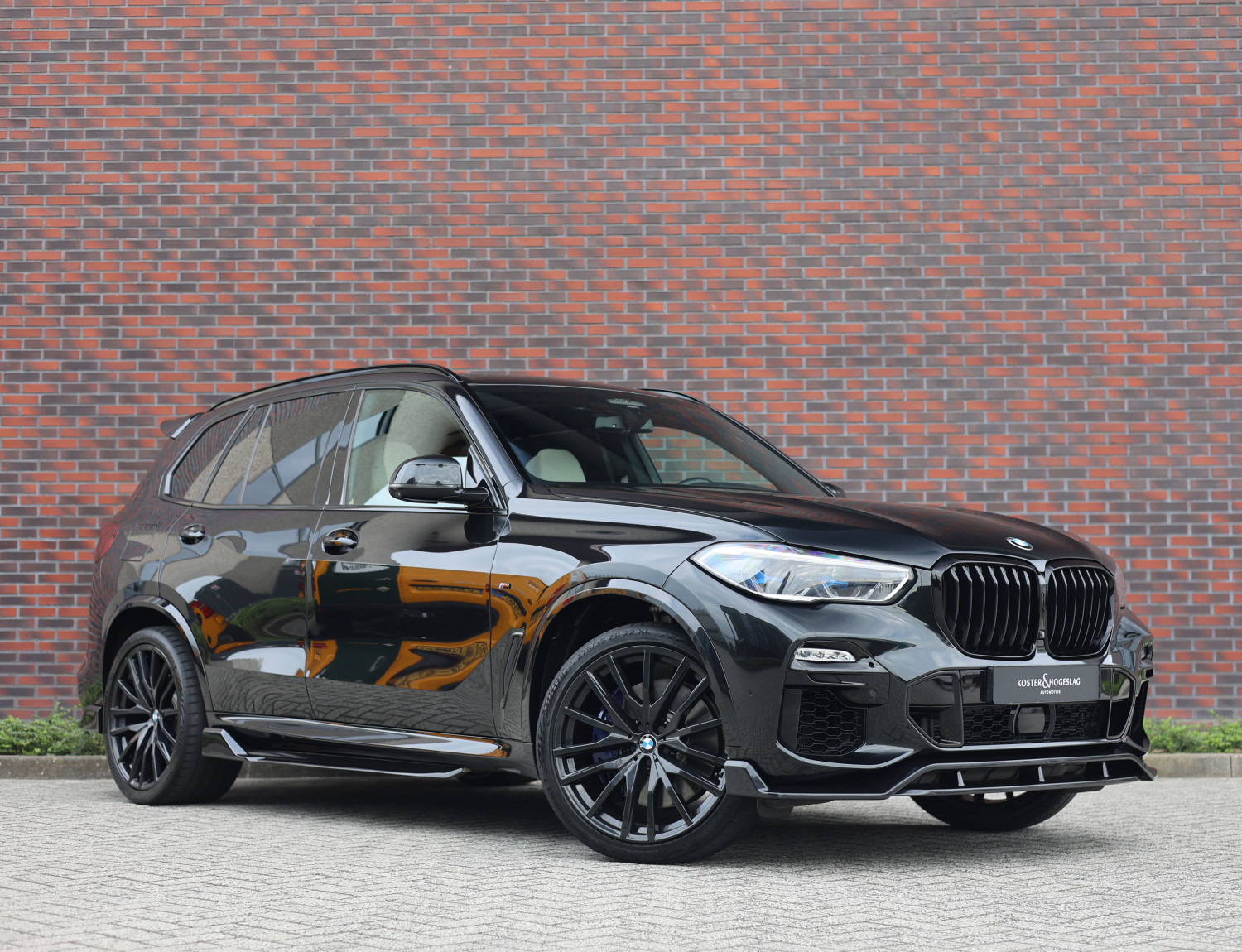 BMW X5 M50i