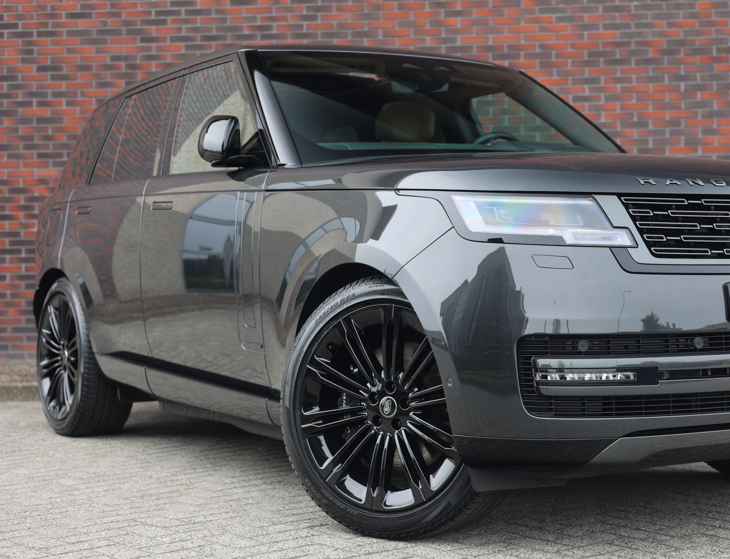 Land Rover Range Rover P550e Autobiography