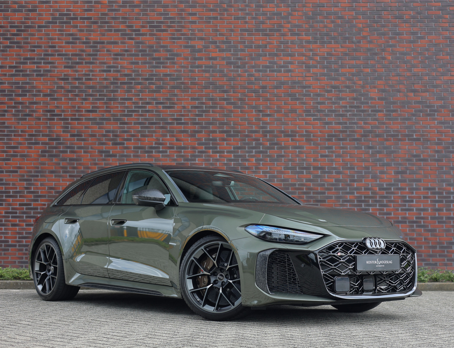 Audi RS5 Avant e-hybrid quattro