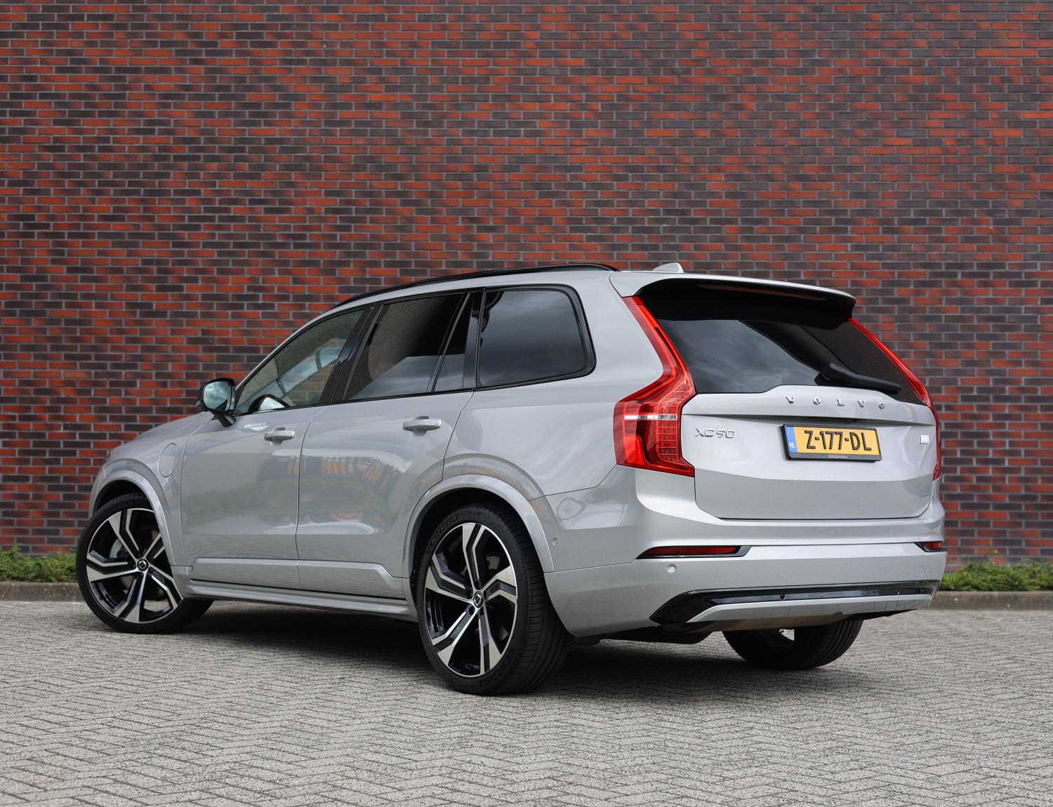 Volvo XC90 T8 AWD Ultimate Dark
