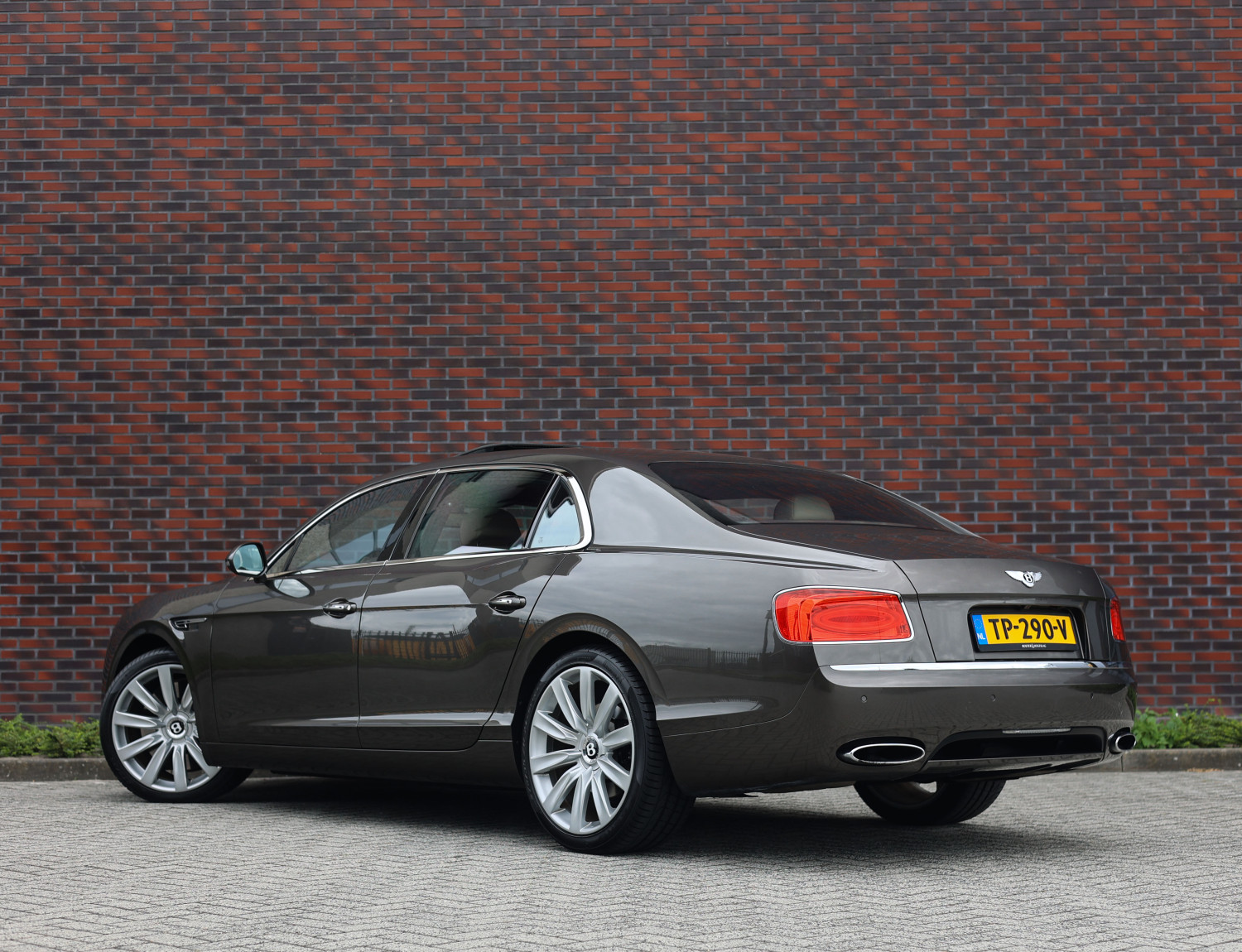 Bentley Flying Spur 6.0 W12