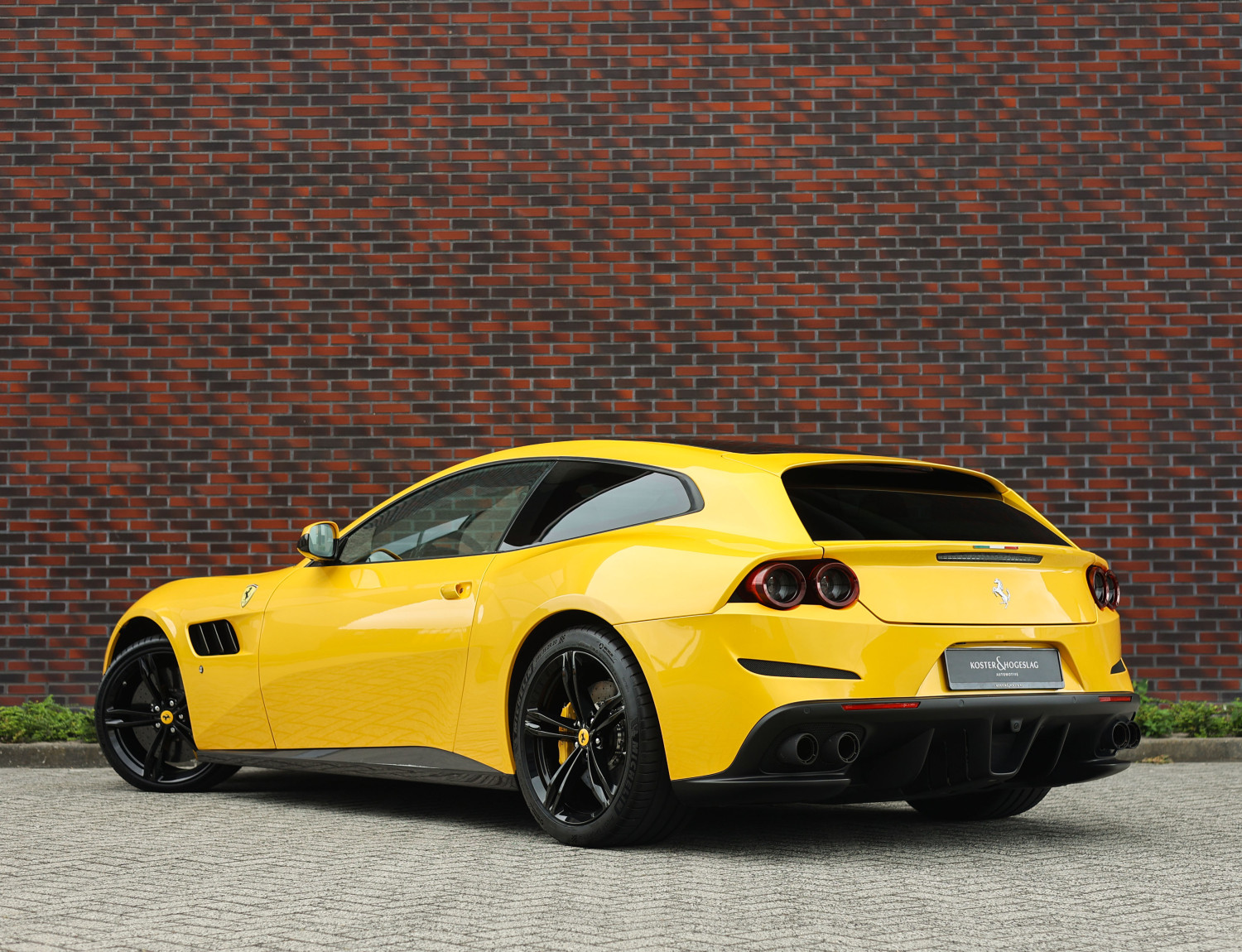 Ferrari GTC4Lusso 6.3 V12