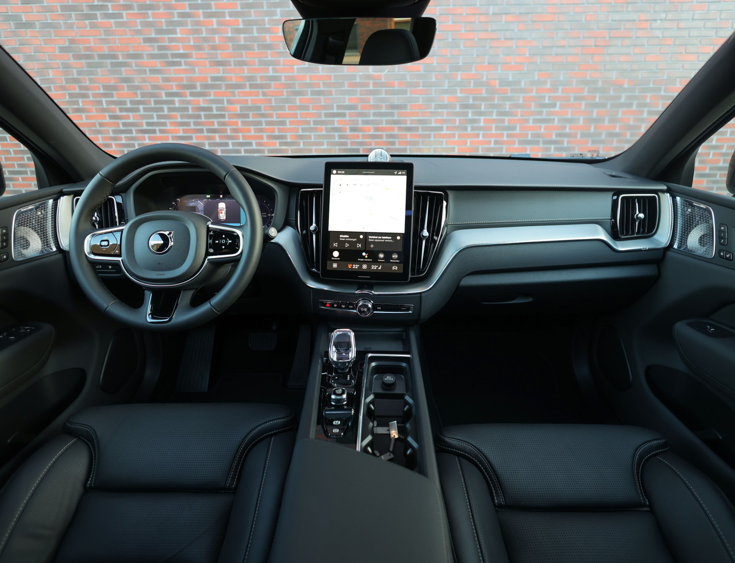 Volvo XC60 T8 AWD Ultra Dark