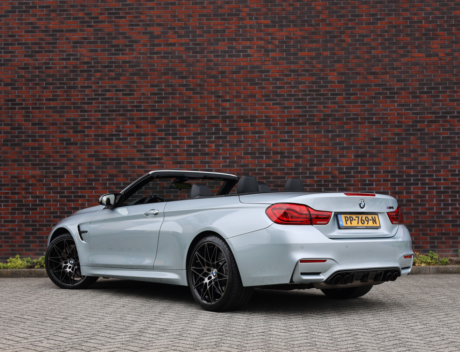 BMW M4 Cabrio Competition BMW M4 Cabrio Competition