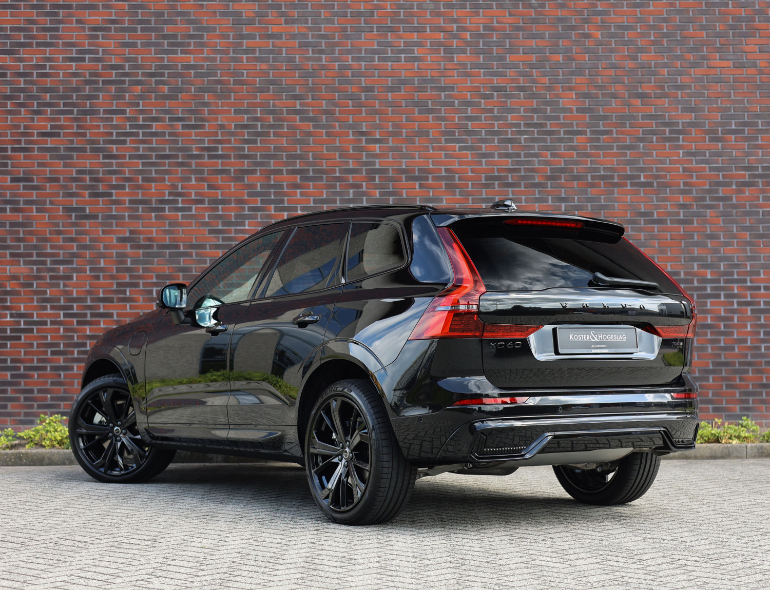 Volvo XC60 T6 AWD Ultra Black Edition