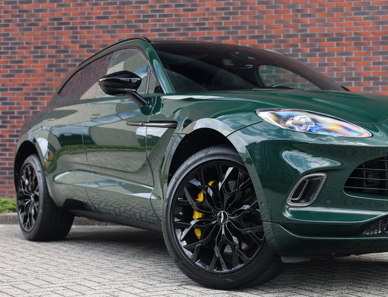 Aston Martin Dbx 4.0 V8