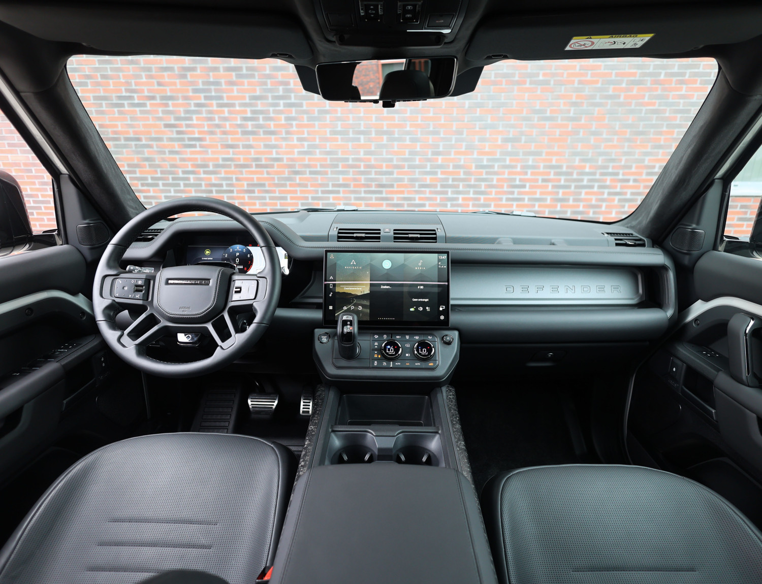 Land Rover Defender P635 OCTA