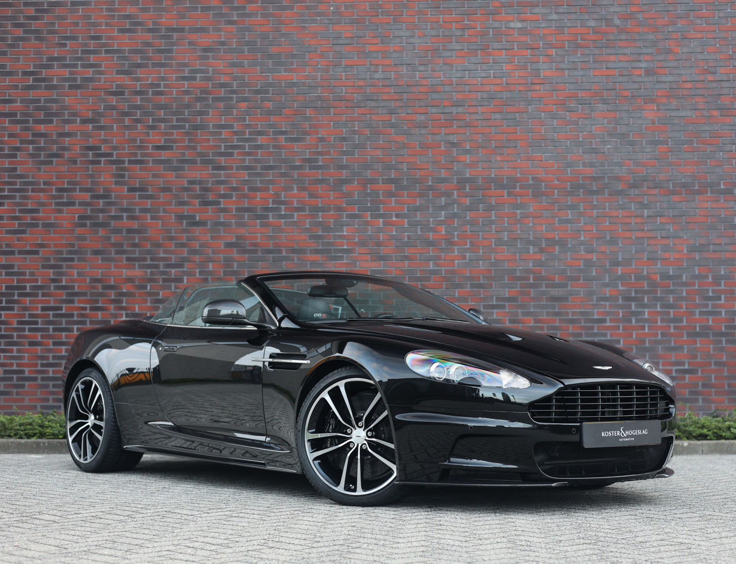Aston Martin DBS Volante Ultimate 6.0 V12
