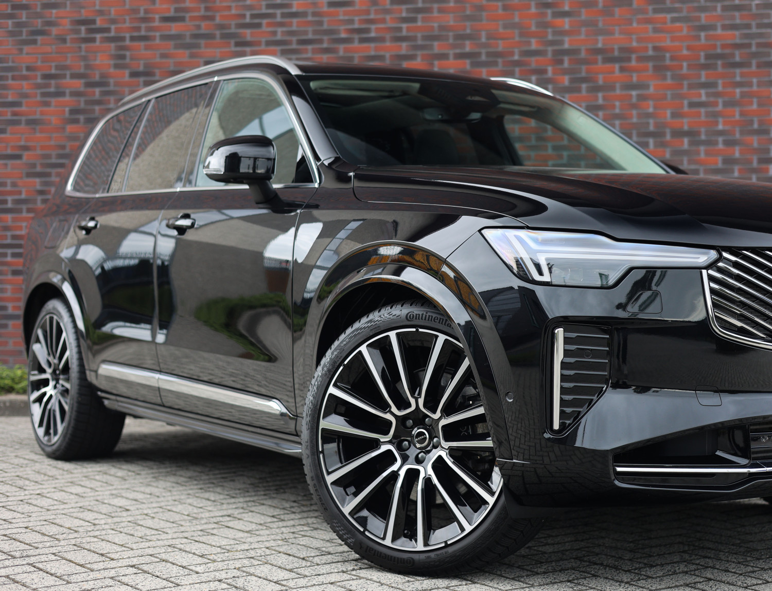 Volvo XC90 T8 AWD Ultra Bright