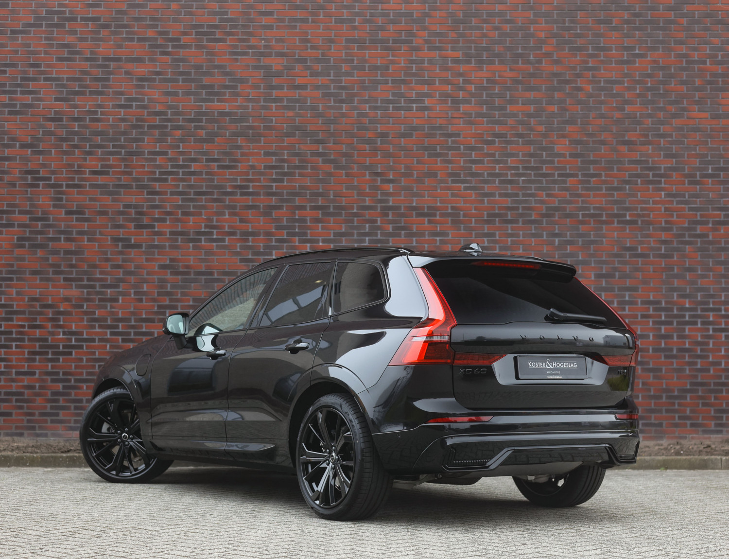 Volvo XC60 T8 AWD Ultra Black Edition