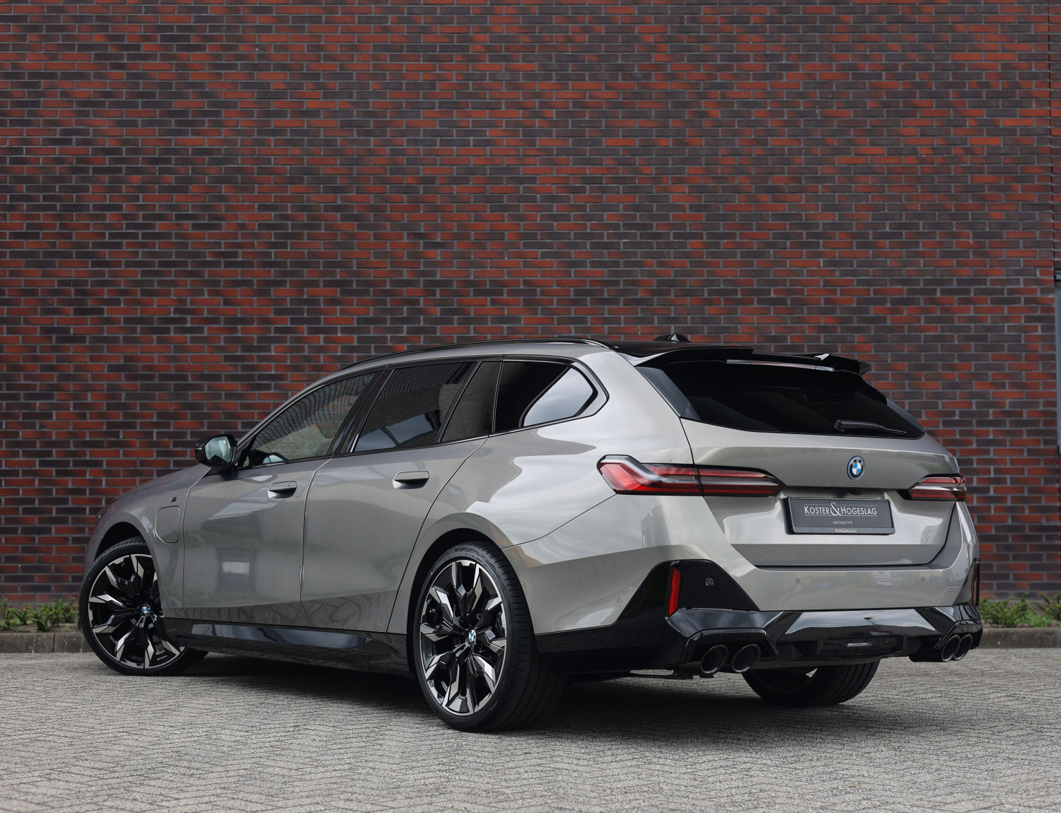 BMW 5 Serie Touring 550e xDrive