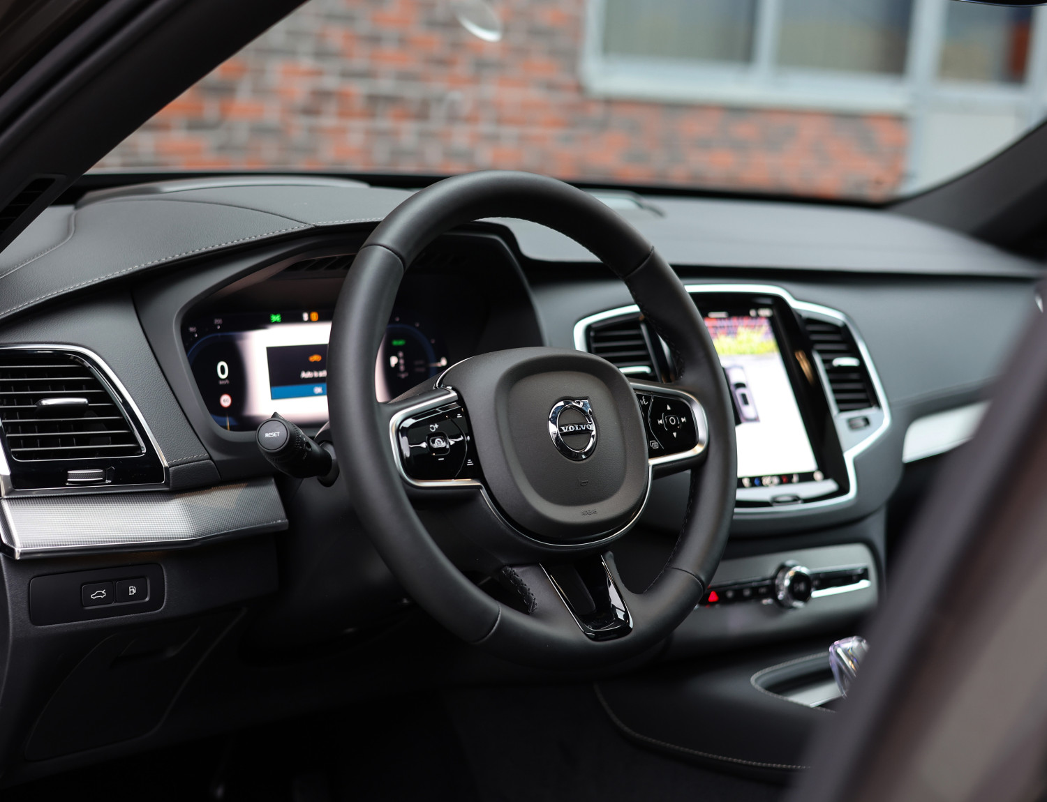 Volvo XC90 T8 AWD Ultra Dark