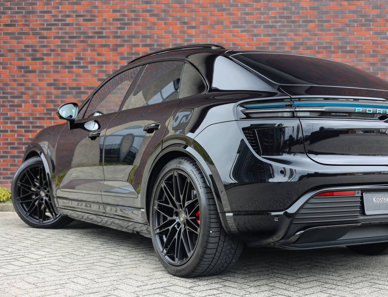 Porsche Macan Turbo 100 kWh